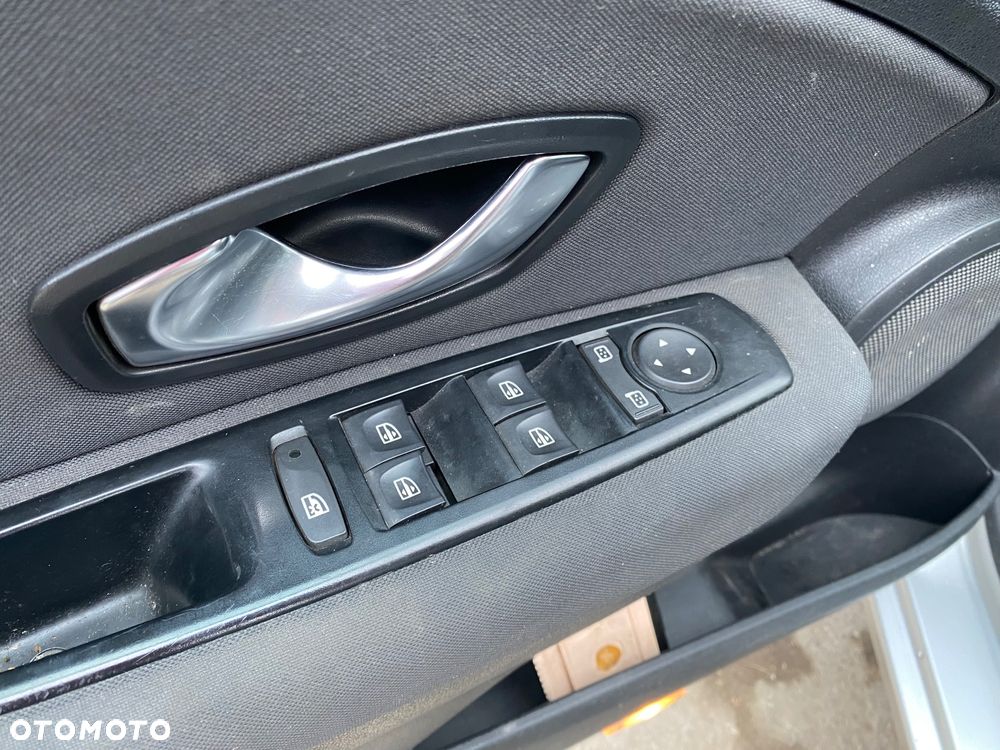 Renault Fluence 1.5 dCi Expression - 16