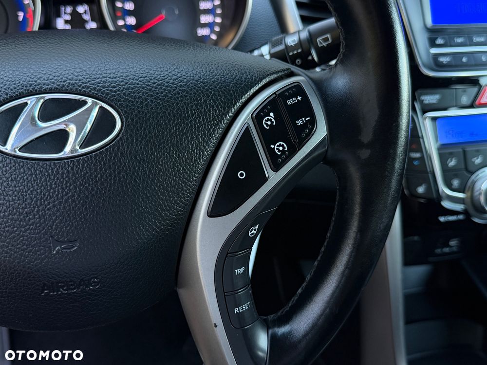 Hyundai i30 1.4 Premiere Comfort - 22