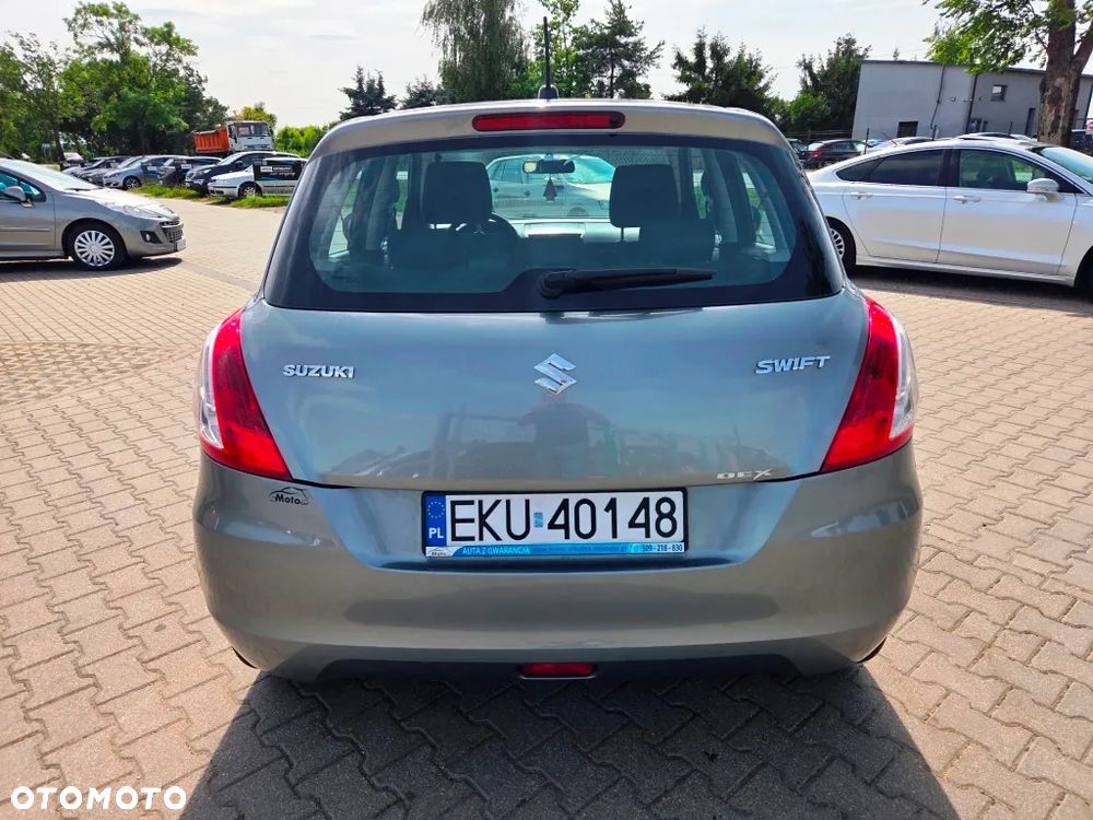 Suzuki Swift 1.2 Club - 11