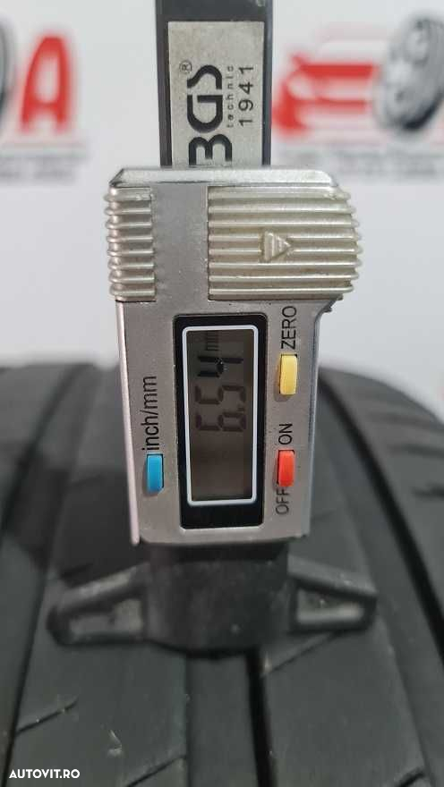 235.55.R19 101W MICHELIN CP V1086 - 3