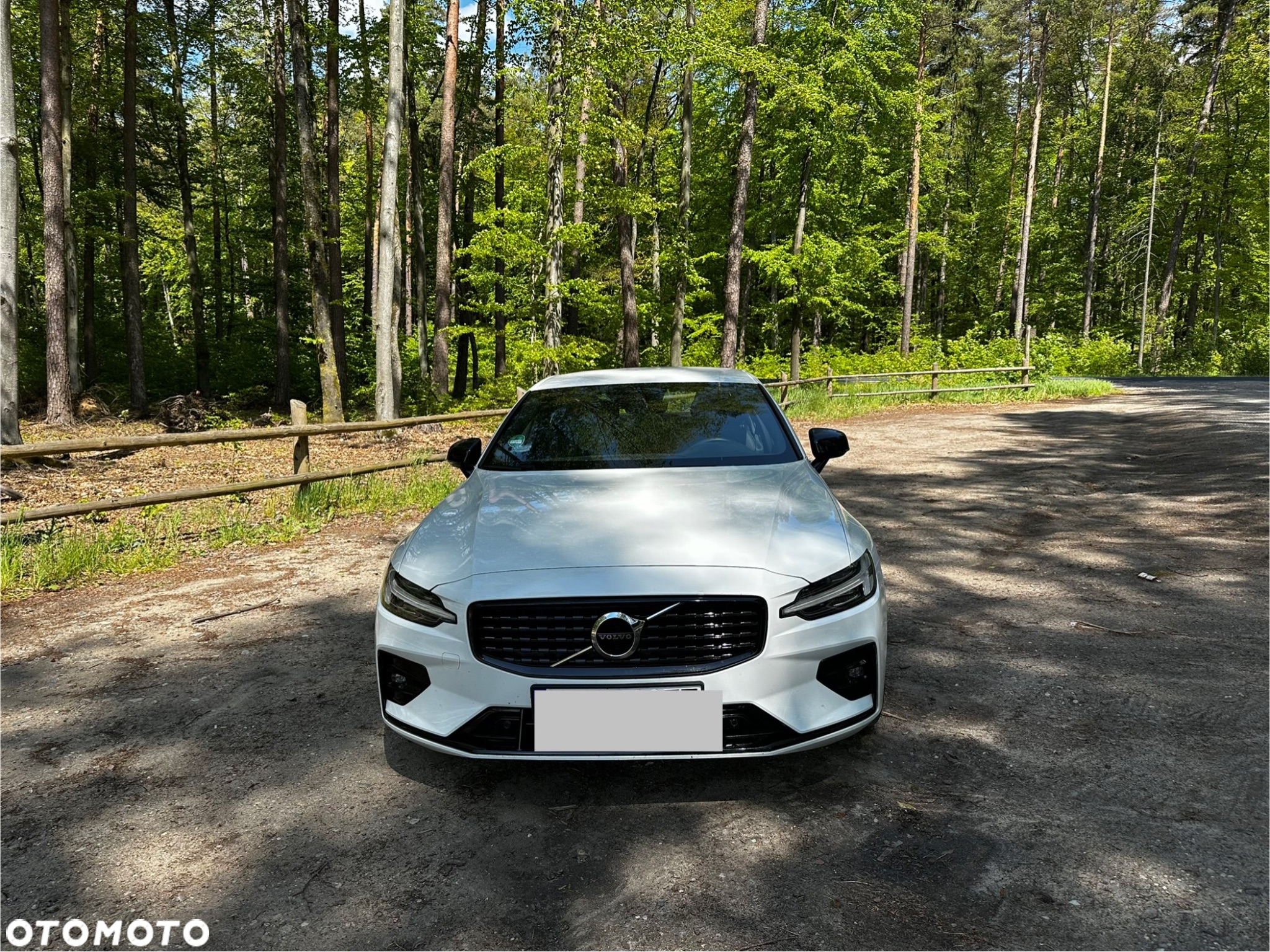 Volvo S60 B4 B R-Design - 3