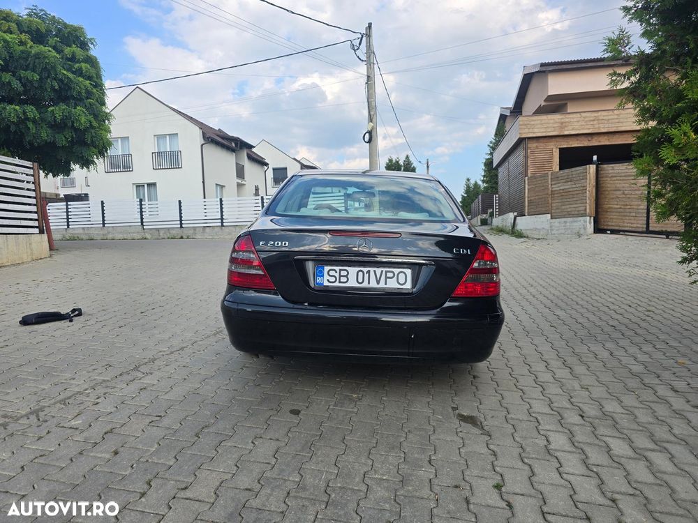 Mercedes-Benz E 200 CDI - 2