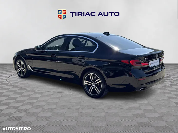 BMW Seria 5 530e xDrive Aut. Sport Line - 4