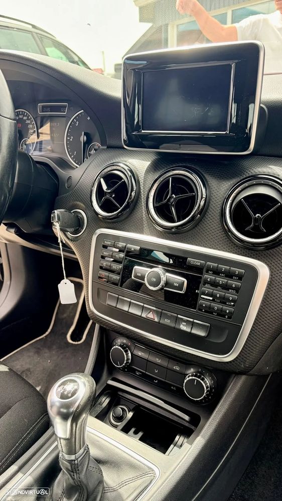 Mercedes-Benz A 180 CDI (BlueEFFICIENCY) - 9