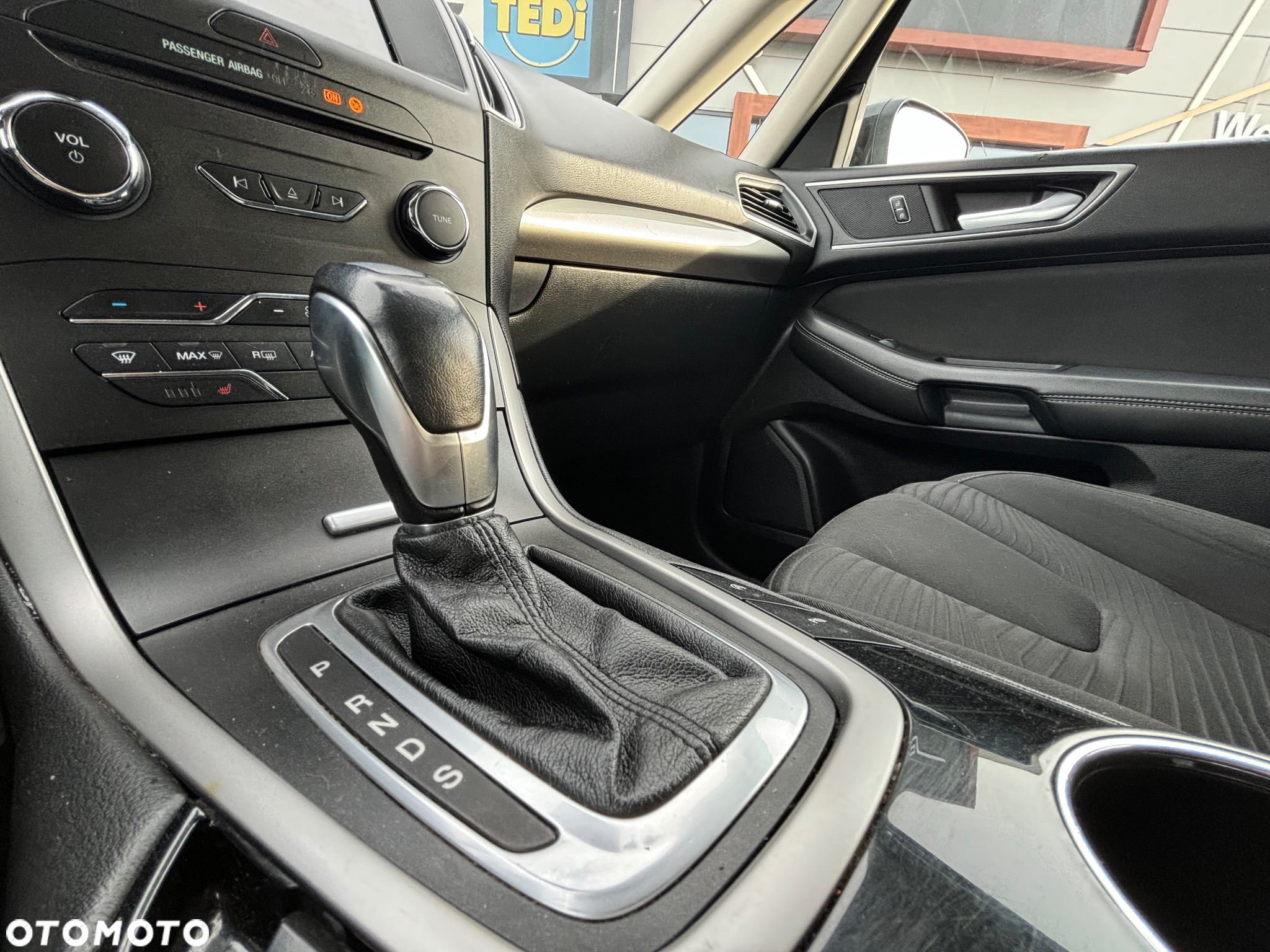 Ford S-Max - 8