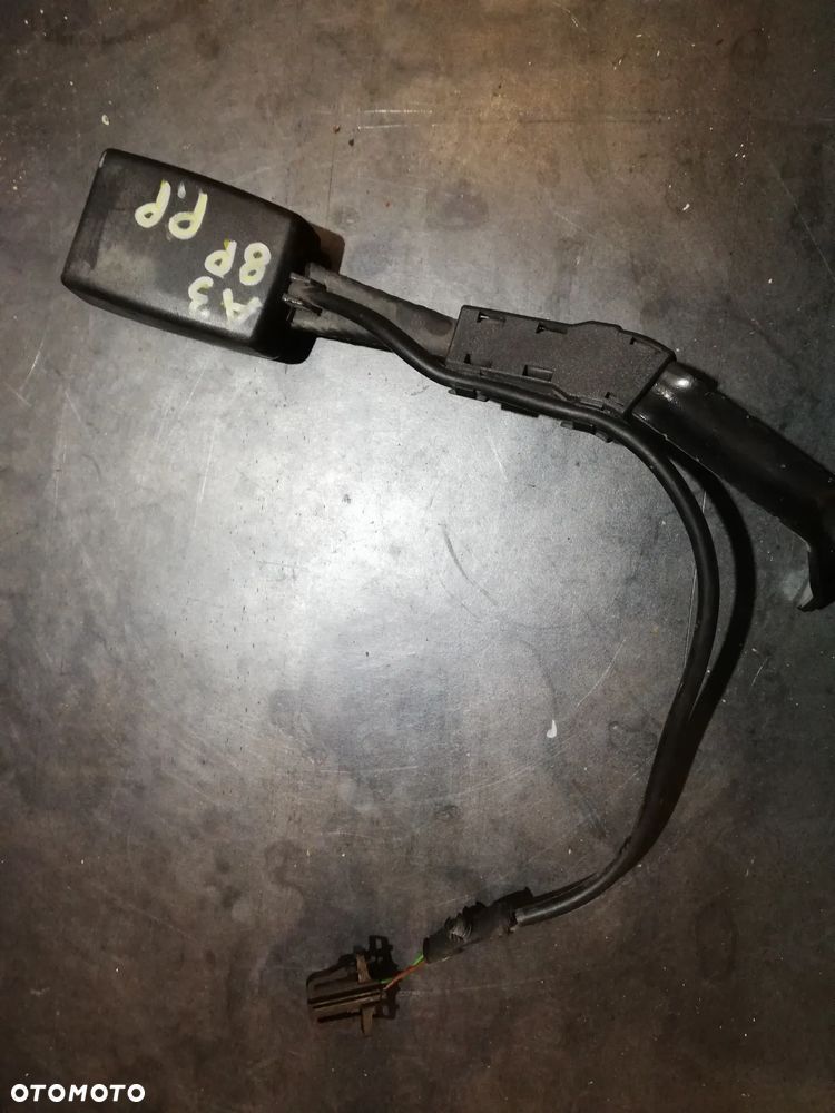ZAPINKA PASA PRAWA Z CZUJNIKIEM A3 8P LIFT 8P0857756E - 1