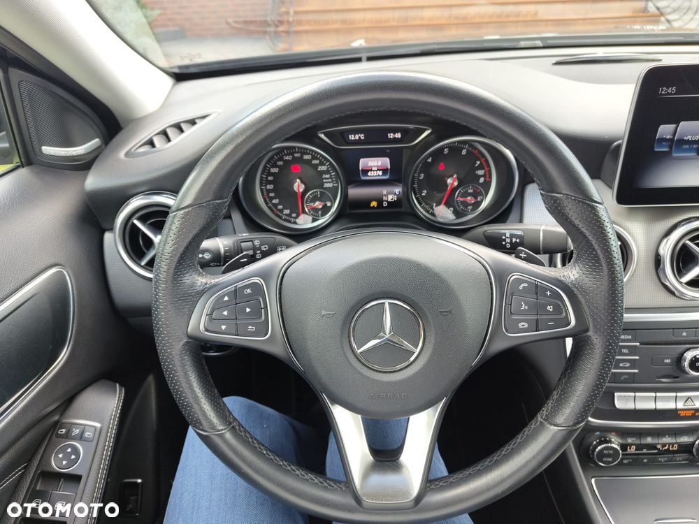Mercedes-Benz GLA 250 7G-DCT Peak Edition - 30