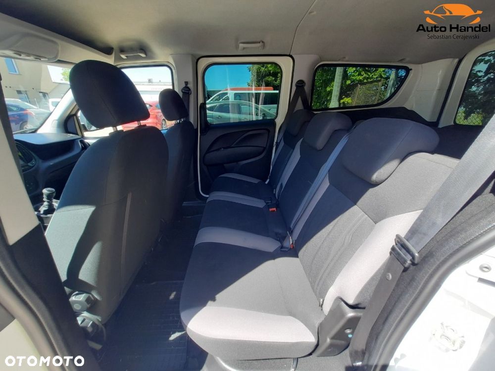 Fiat Doblo - 32