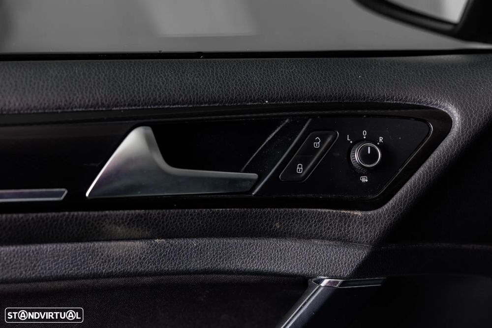 VW Golf 2.0 BlueTDI DSG Comfortline - 19