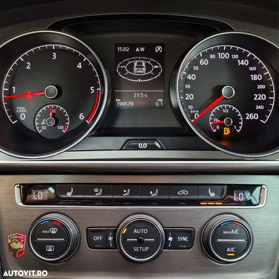 Volkswagen Golf 1.6 TDI BlueMotion Technology Comfortline - 21