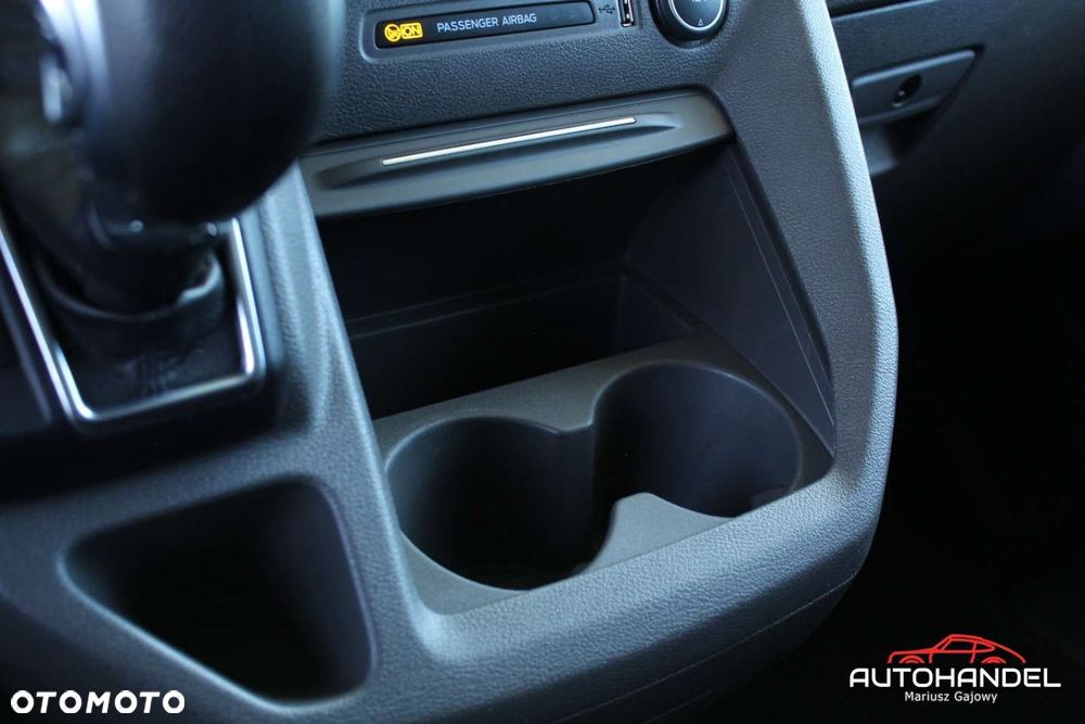Ford Tourneo Custom - 26