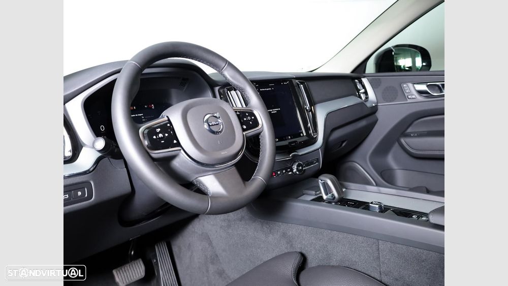 Volvo XC 60 2.0 T6 PHEV Plus Dark AWD — fotografia 10