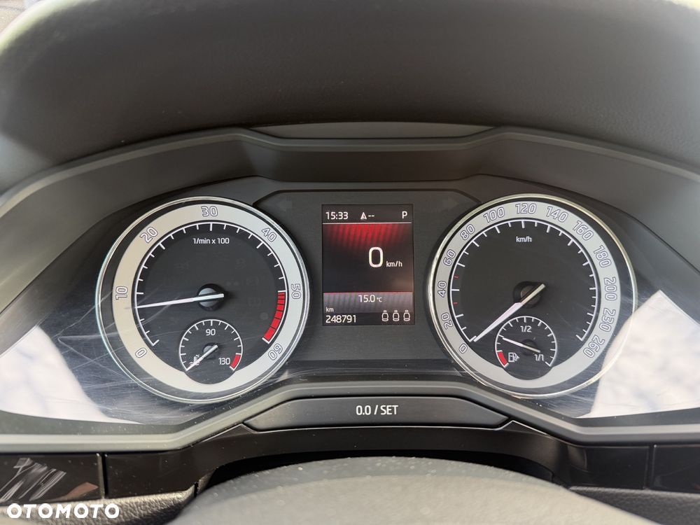 Skoda Superb 2.0 TDI 4x4 L&K DSG - 16