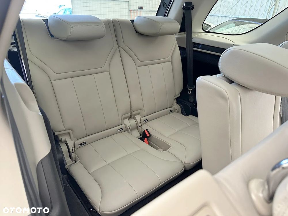 Land Rover Discovery V 3.0 TD6 HSE Luxury - 12