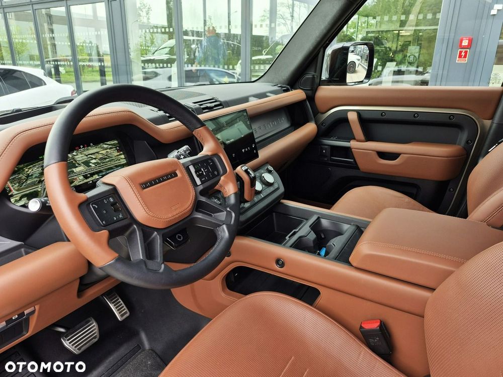 Land Rover Defender 110 P635 OCTA - 21