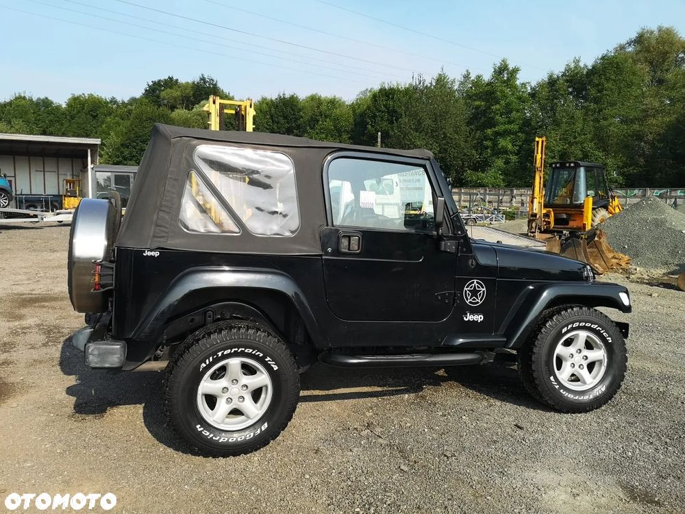Jeep Wrangler - 12