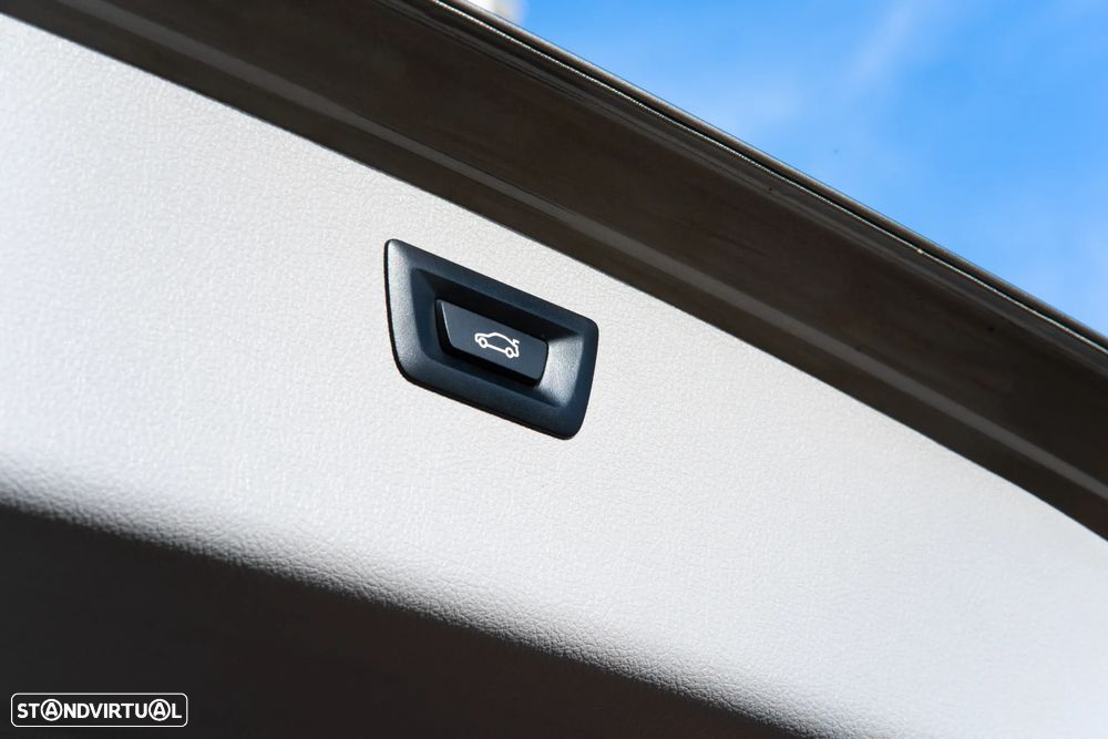 BMW 318 d Touring Advantage - 14
