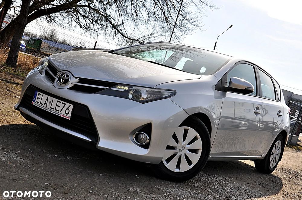 Toyota Auris 1.4 D-4D Luna - 2