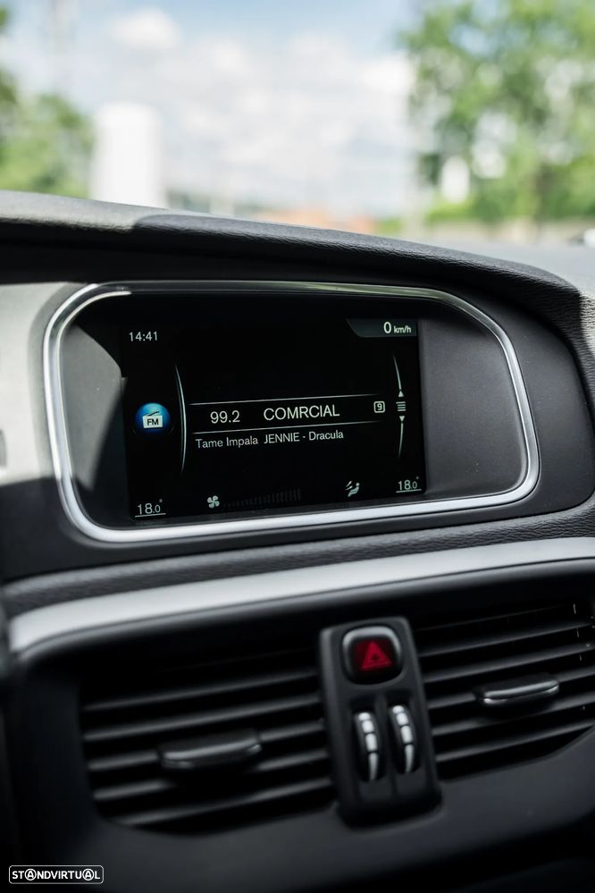 Volvo V40 D2 - 33