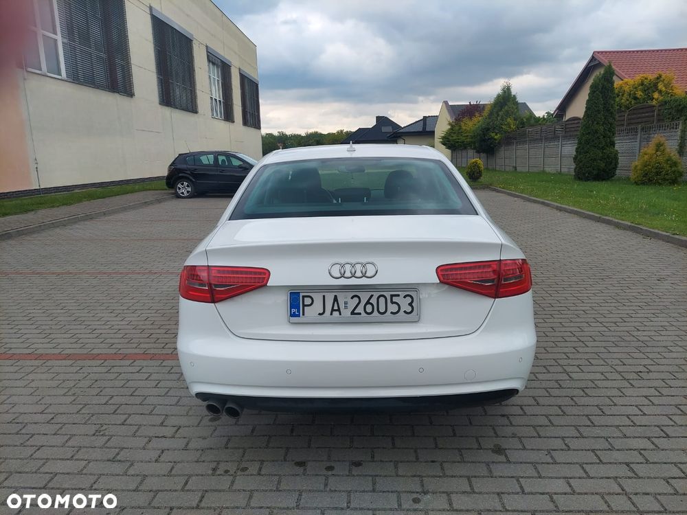 Audi A4 Limousine 2.0 TDI DPF Ambiente - 3