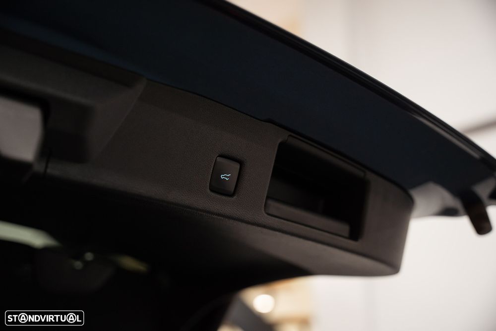 Ford Kuga 1.5 EcoBoost ST-Line X - 22