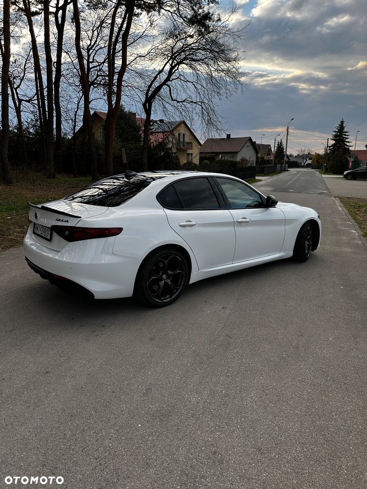 Alfa Romeo Giulia 2.0 Turbo 16V AT8 Veloce Ti - 4