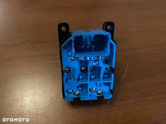 PANEL PRZEŁĄCZNIK SZYB KIA PICANTO I 621W05240 - 3