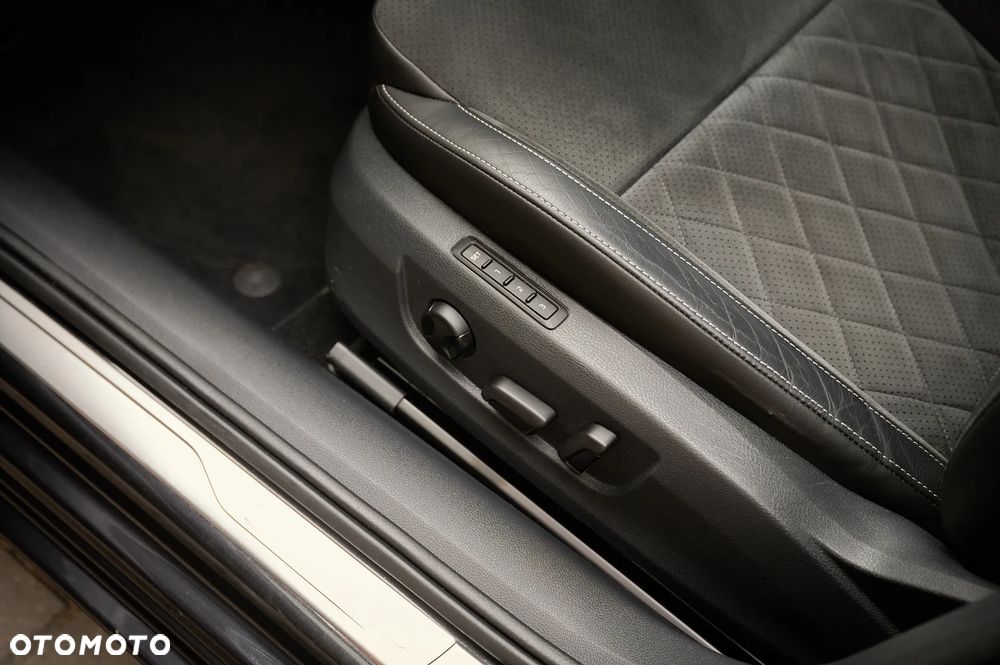 Skoda Superb 1.5 TSI DSG Sportline - 32