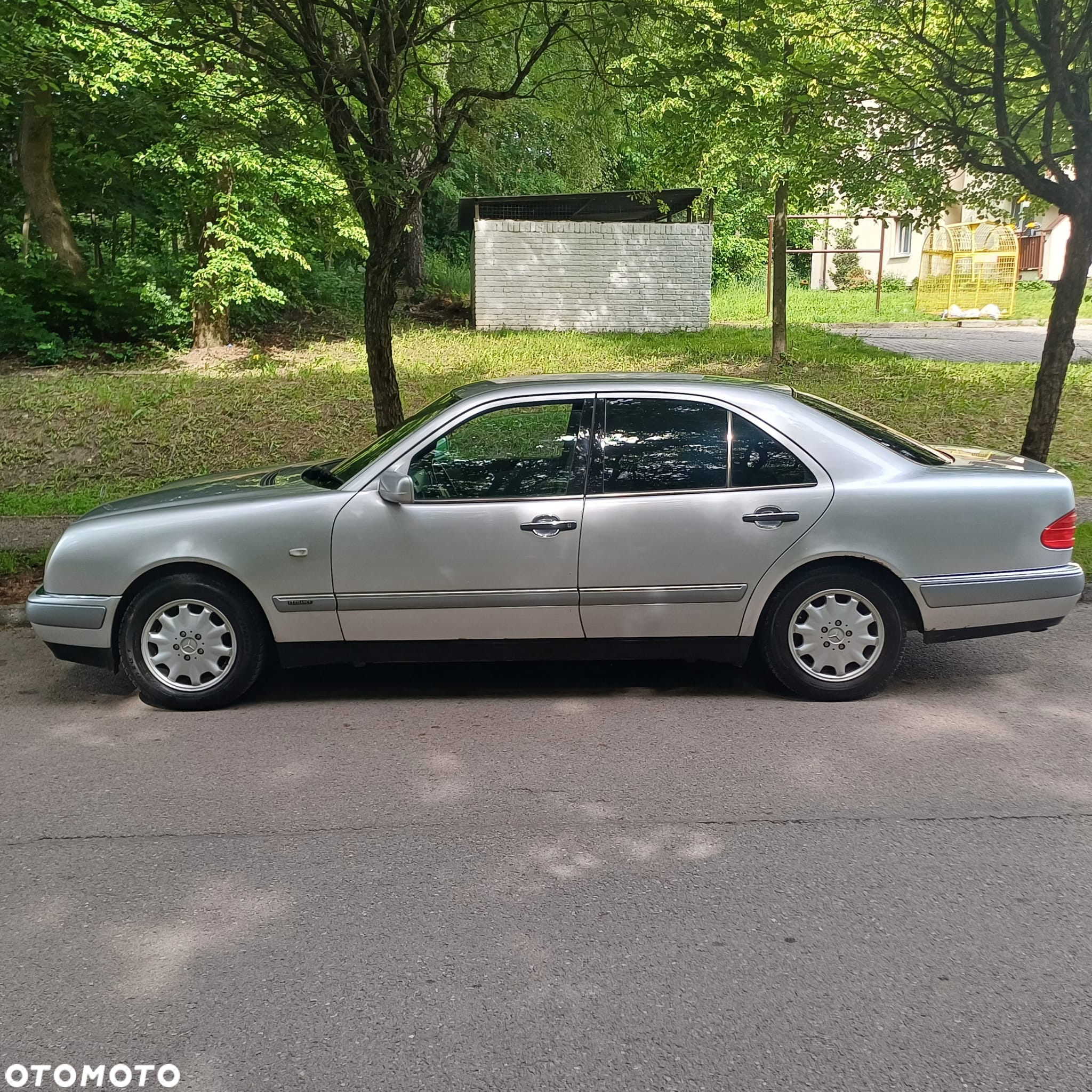 Mercedes-Benz Klasa E - 2