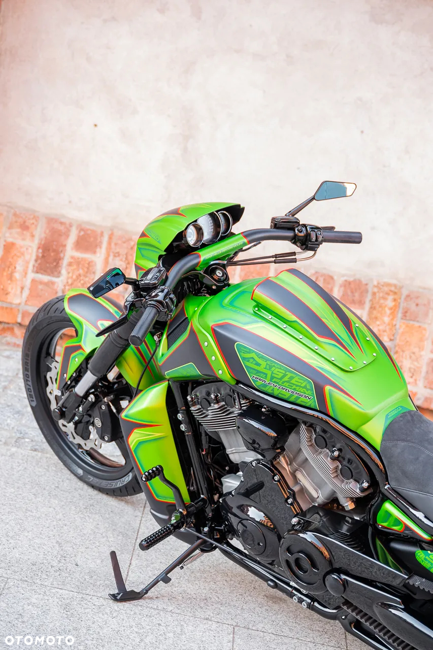 Harley-Davidson V-Rod Muscle - 24