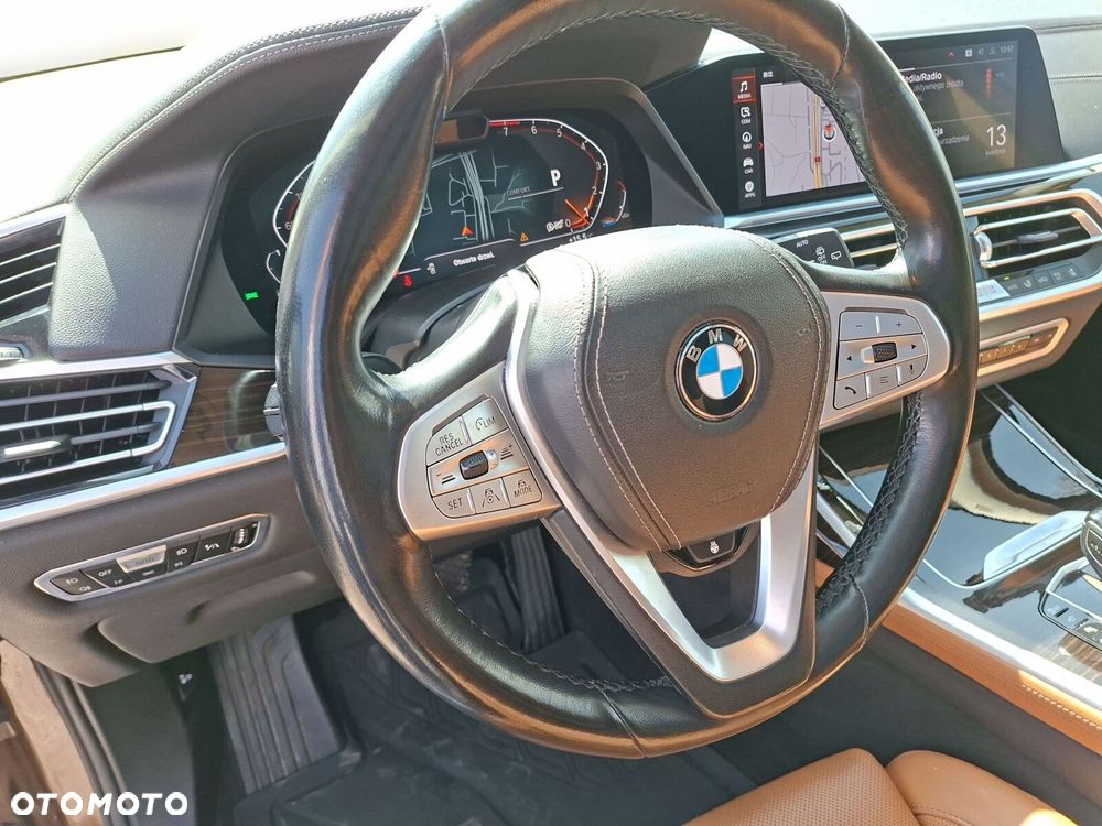 BMW X7 xDrive40i - 16