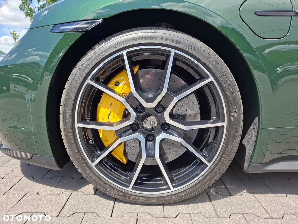 Porsche Taycan 105kWh Turbo S - 9