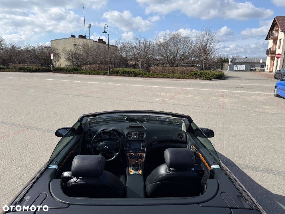 Mercedes-Benz SL - 25