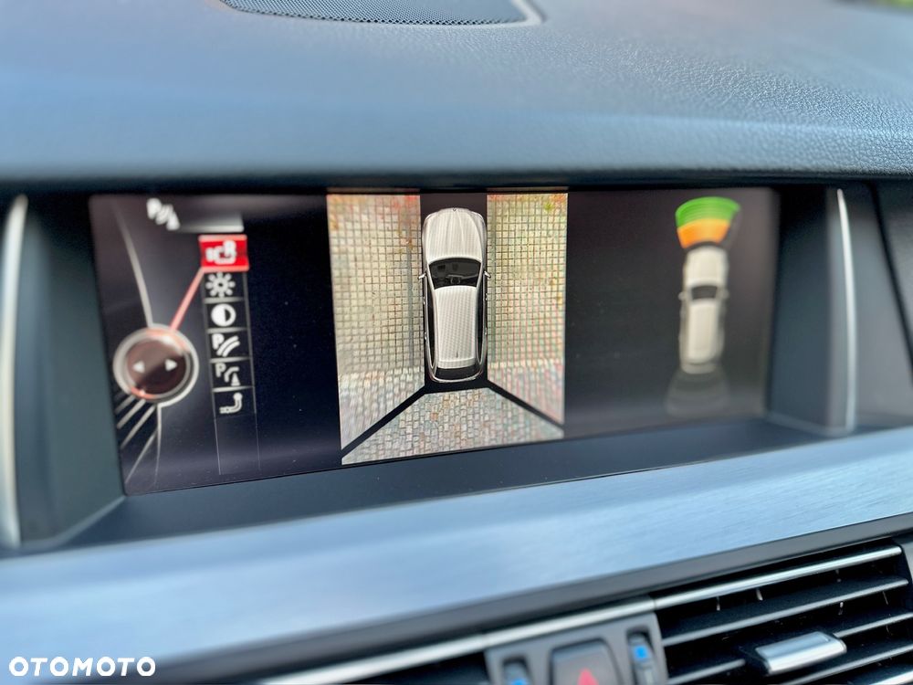 BMW Seria 5 520d M Sport - 12