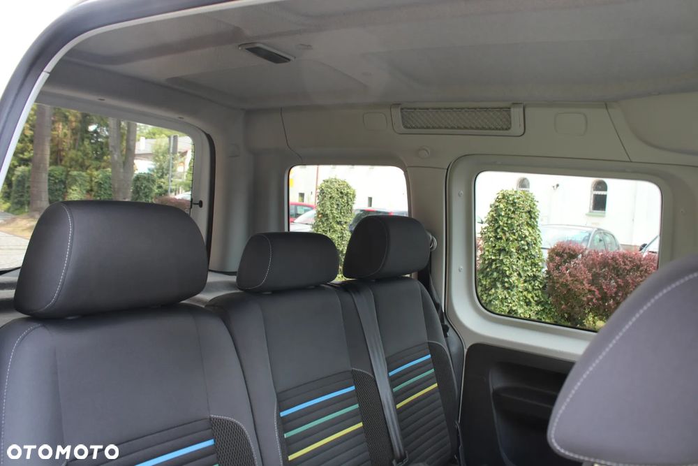 Volkswagen Caddy Trendline Mixt - 22