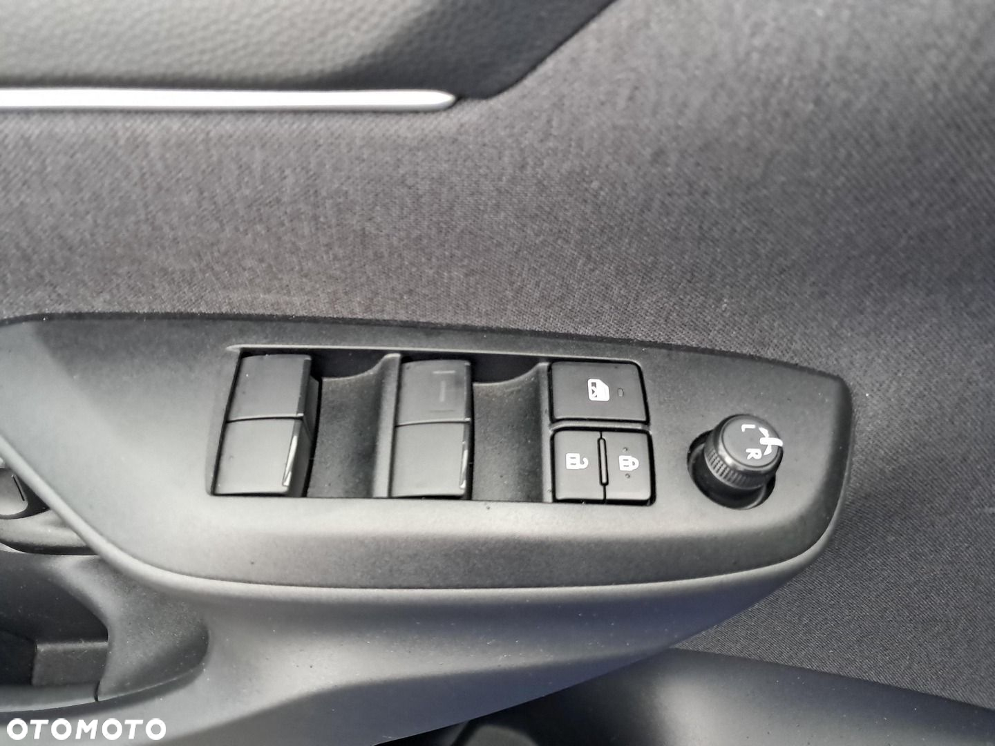 Toyota Yaris Hybrid 1.5 Style - 24