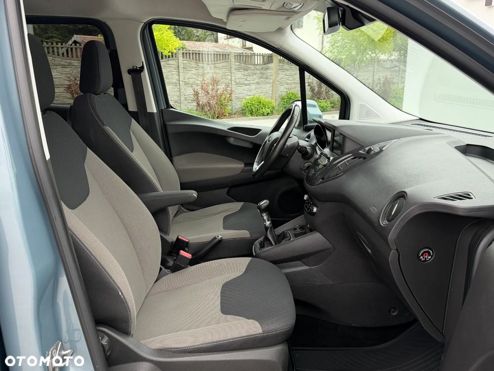 Ford Tourneo Courier 1.5 TDCi Trend - 17