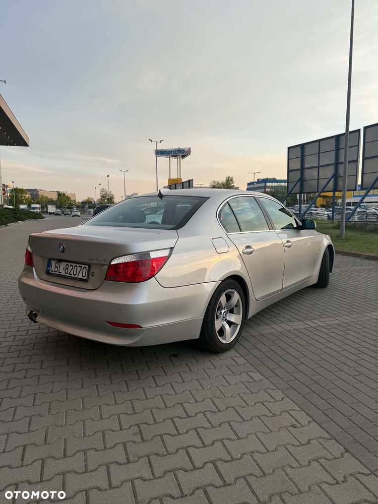 BMW Seria 5 525i - 4