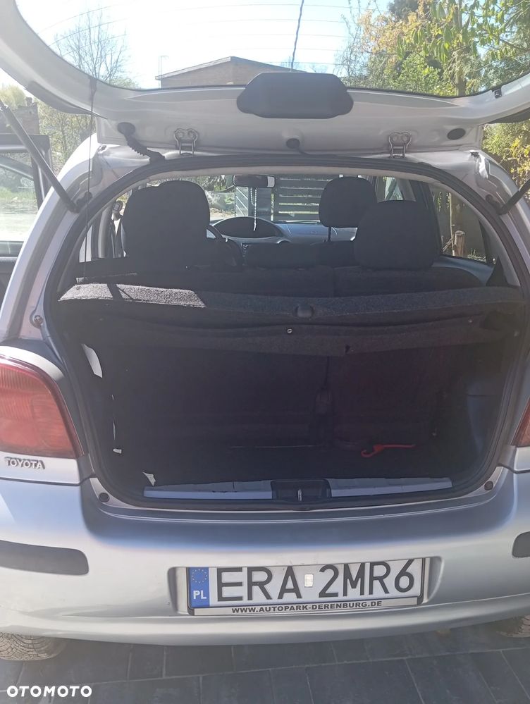 Toyota Yaris 1.0 Luna - 4