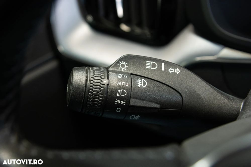 Volvo XC 60 D4 Momentum - 24