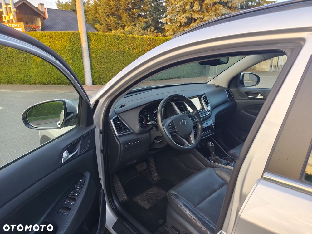 Hyundai Tucson 2.0 CRDi 4WD Automatik Premium - 31