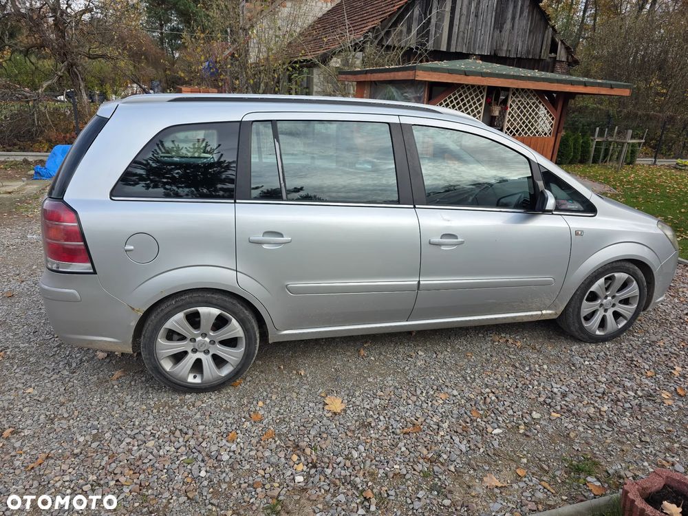 Opel Zafira 1.9 CDTI Cosmo - 4