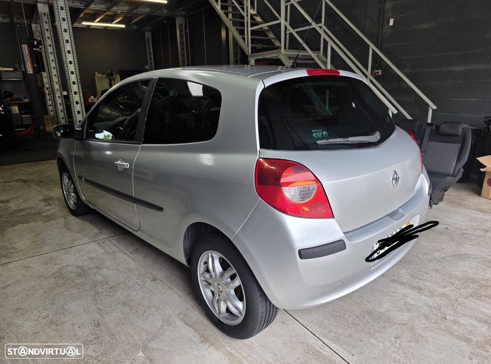Renault Clio 1.5 dCi Dynamique S - 2