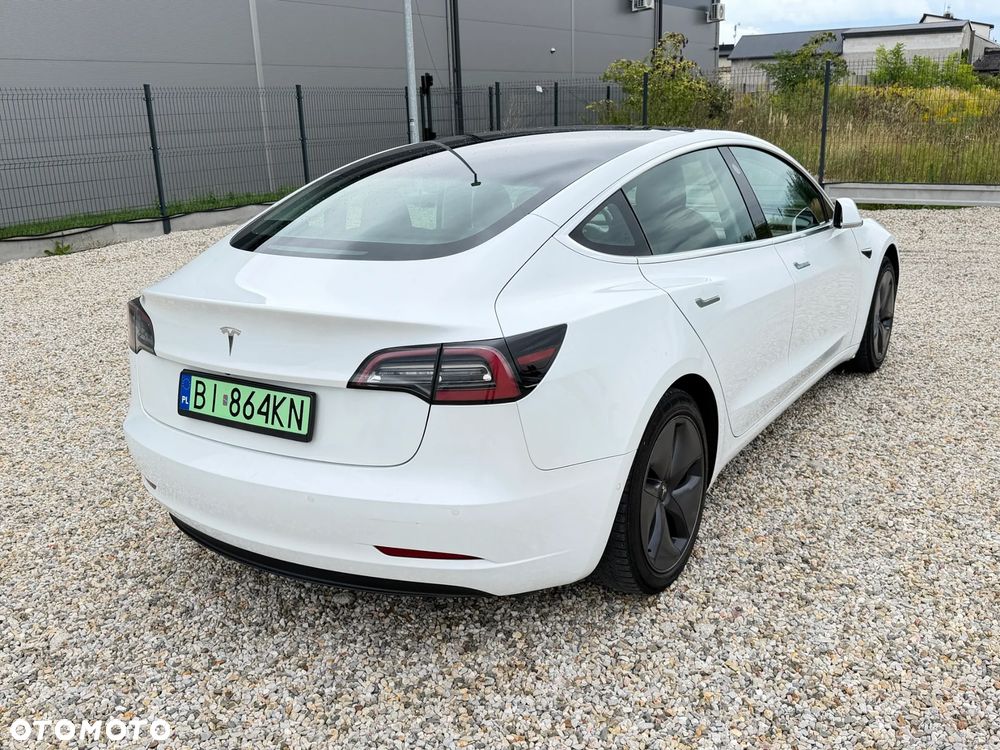 Tesla Model 3 - 3