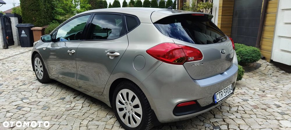Kia Ceed 1.6 GDI ISG Platinum Edition - 4