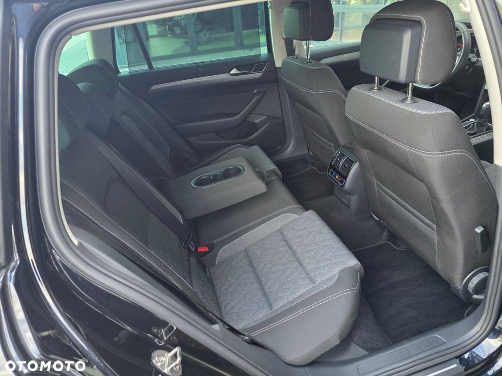Volkswagen Passat Variant 2.0 TDI EVO Business DSG - 20