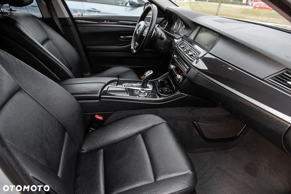 BMW Seria 5 - 34