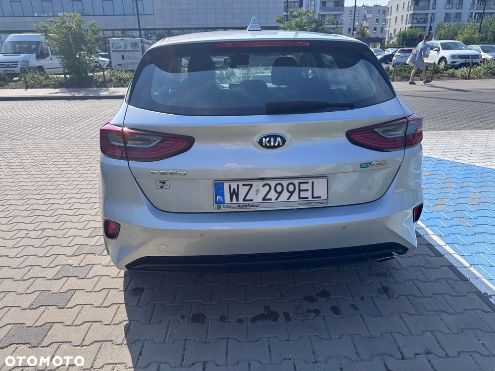 Kia Ceed 1.6 CRDi mHEV M - 6