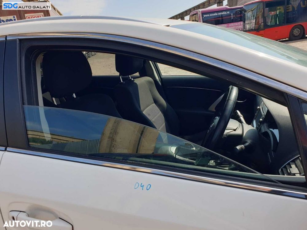 Geam Sticla de pe Usa Portiera Dreapta Fata Toyota Avensis 3 Facelift T27 2009 - 2018 - 1