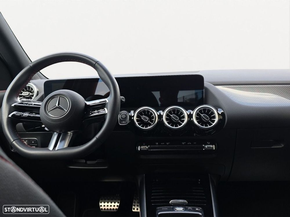 Mercedes-Benz GLA 180 - 13